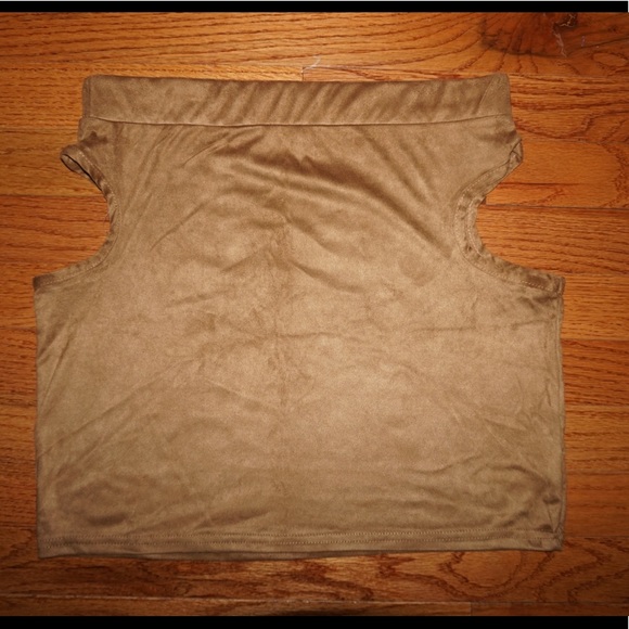 Boohoo A-Line Mini Skirt with Cut-Out - Picture 2 of 5